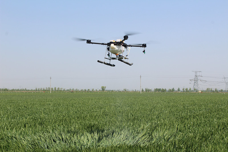 點擊打開原圖 電機在小麥上作業(yè)_副本